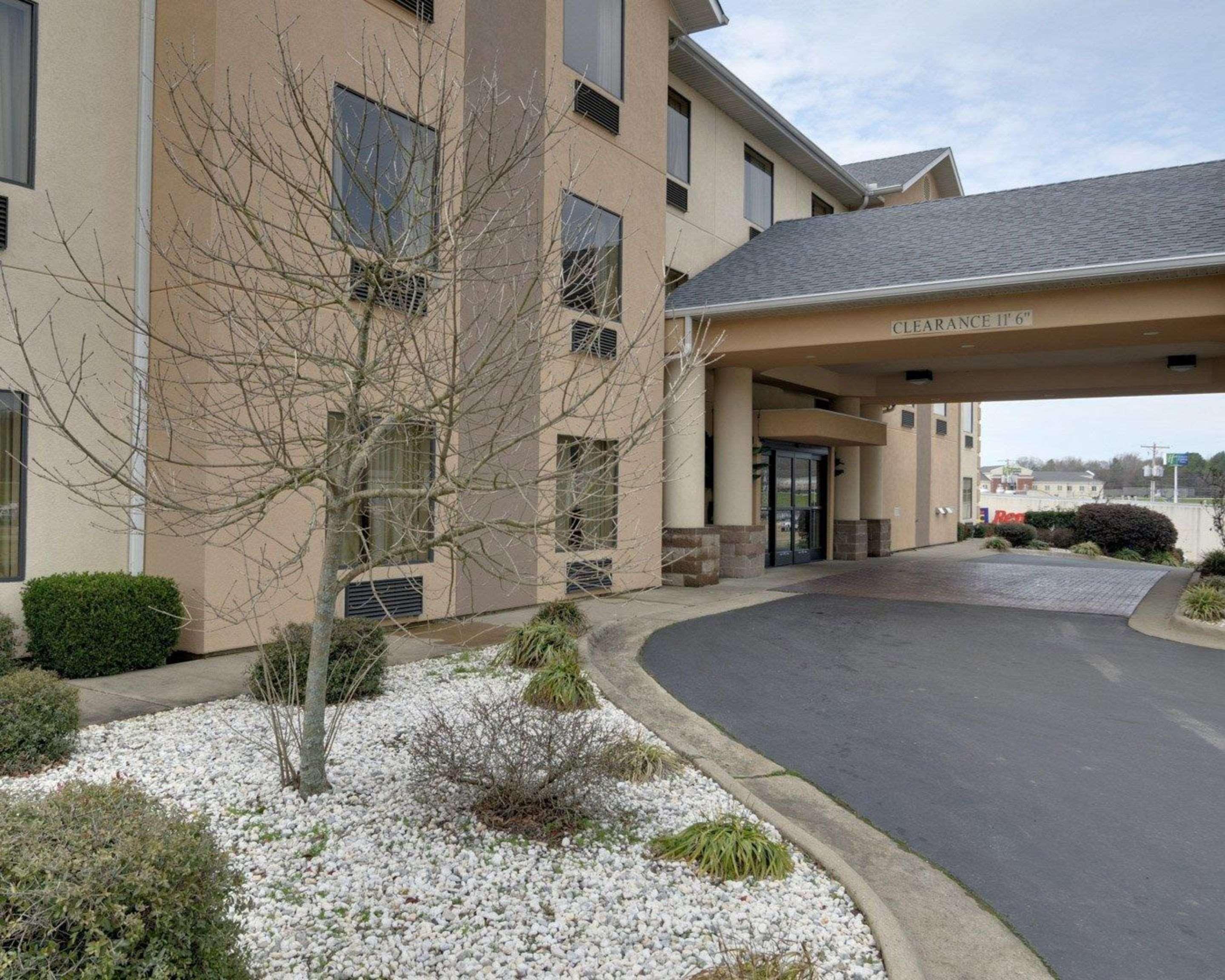 Quality Inn & Suites Malvern Extérieur photo